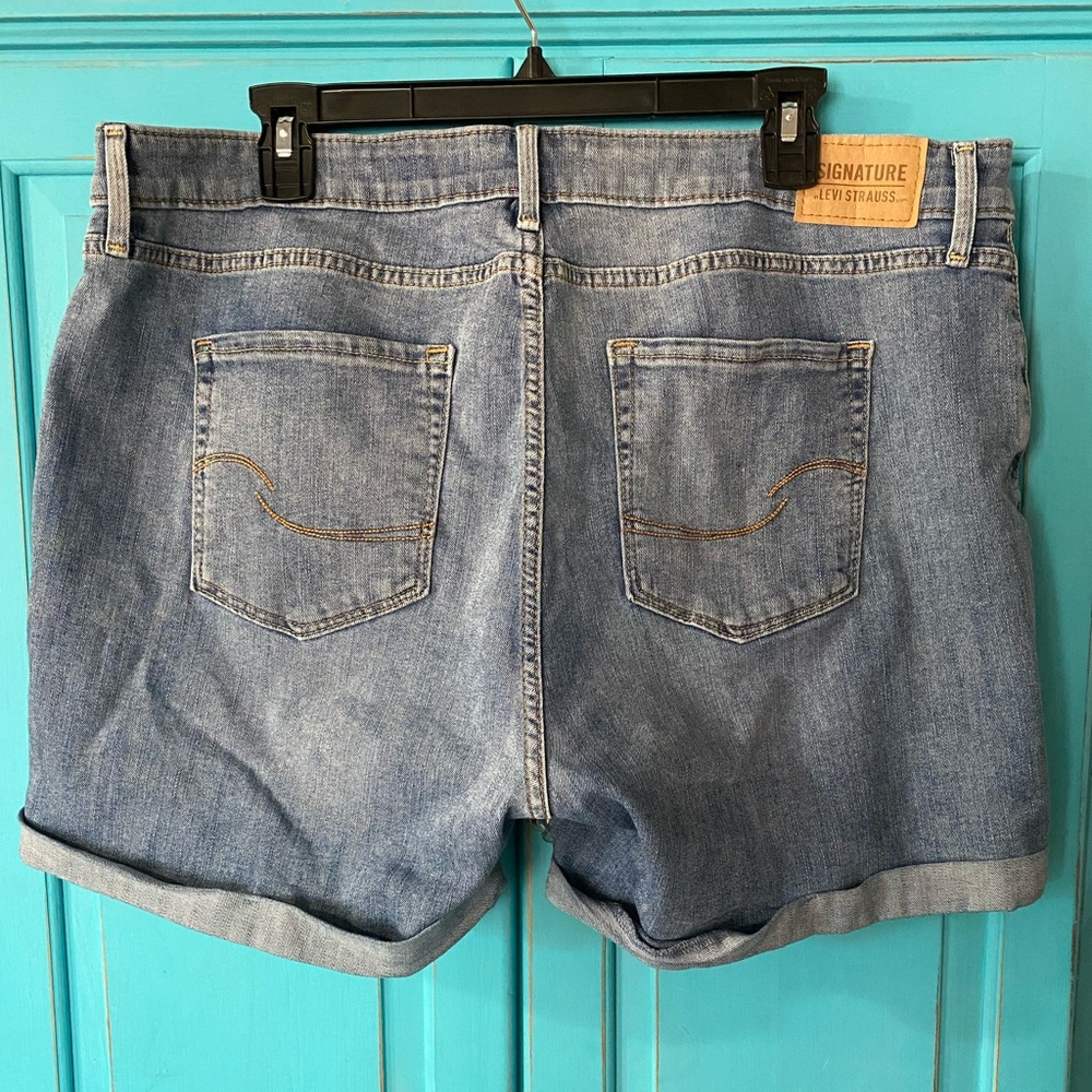 Levi Strauss Denim Shorts Wonen size 18 W34 Excellent Condition Summer Cutoffs